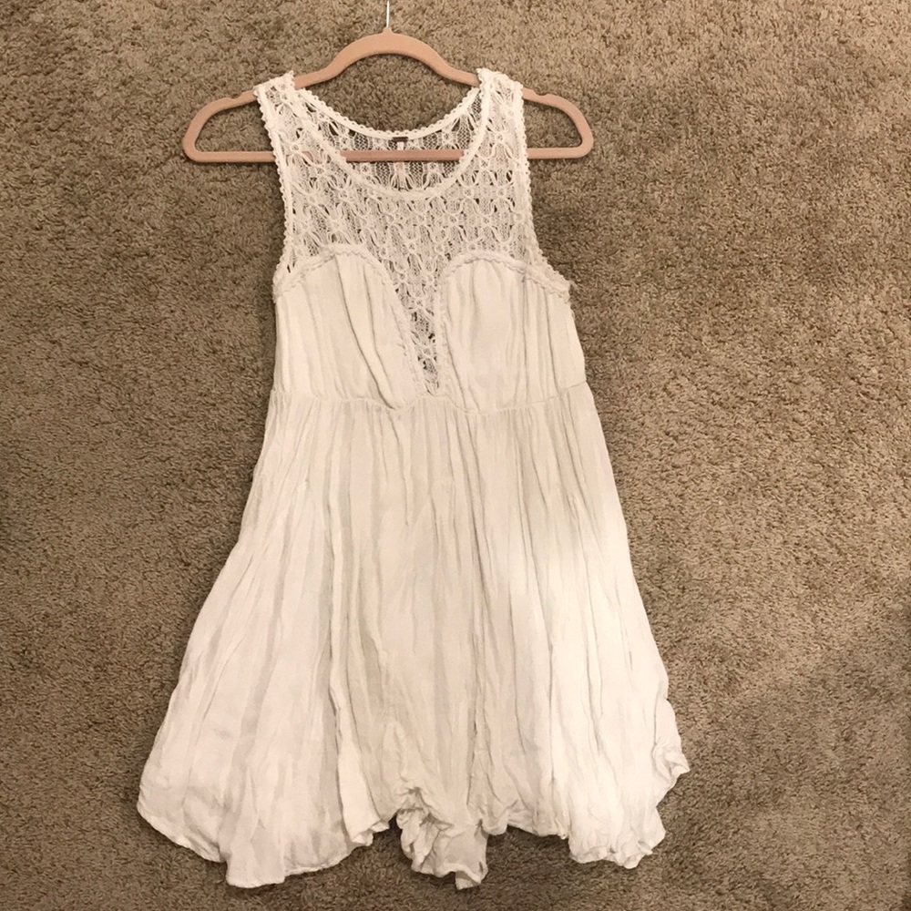 Beautiful white free people dress!